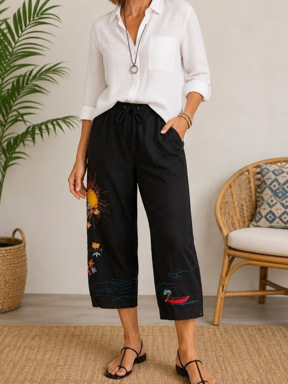 Chico’s Embroidered Cropped Pants Black Coastal Art Drawstring Size L